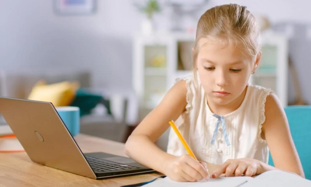 Απίστευτο περιστατικό σε online σχολικό μάθημα